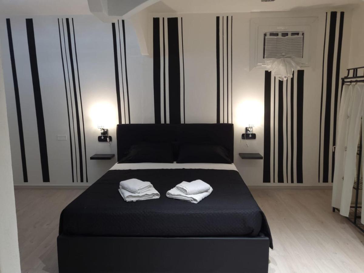 Come Per Incanto Rooms Bosa Eksteriør billede